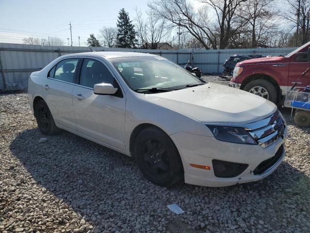 3FAHP0HA3BR177520 - 2011 FORD FUSION SE WHITE photo 4