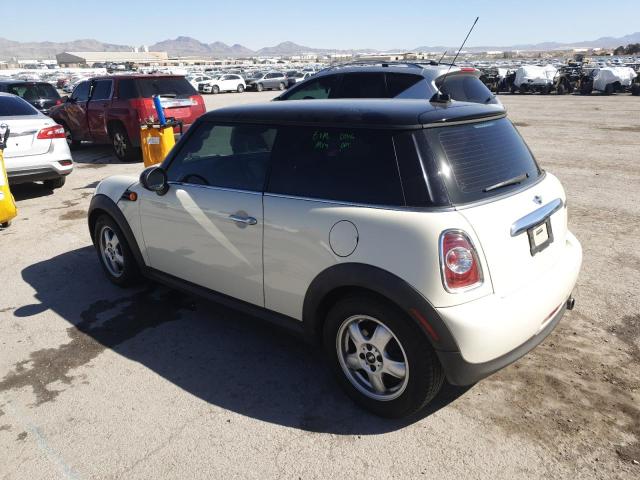 WMWSU3C50BT097625 - 2011 MINI COOPER WHITE photo 2