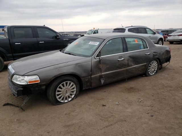 2003 LINCOLN TOWN CAR EXECUTIVE, 