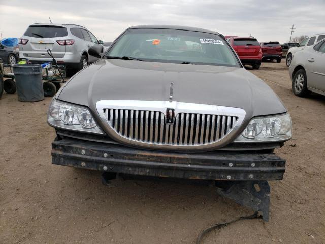 1LNHM81W73Y698150 - 2003 LINCOLN TOWN CAR EXECUTIVE TAN photo 5