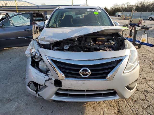 3N1CN7AP3GL883952 - 2016 NISSAN VERSA S SILVER photo 5