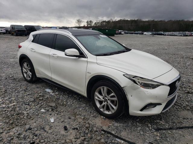 SJKCH5CP6HA029503 - 2017 INFINITI QX30 BASE WHITE photo 4