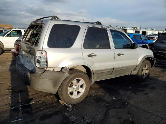 1FMCU03107KA08051 - 2007 FORD ESCAPE XLT SILVER photo 3