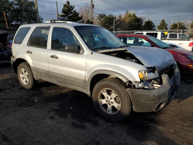 1FMCU03107KA08051 - 2007 FORD ESCAPE XLT SILVER photo 4