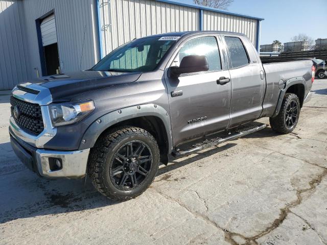 5TFUW5F11JX693473 - 2018 TOYOTA TUNDRA DOUBLE CAB SR/SR5 GRAY photo 1