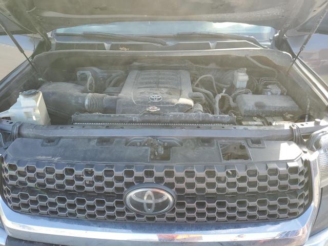 5TFUW5F11JX693473 - 2018 TOYOTA TUNDRA DOUBLE CAB SR/SR5 GRAY photo 11