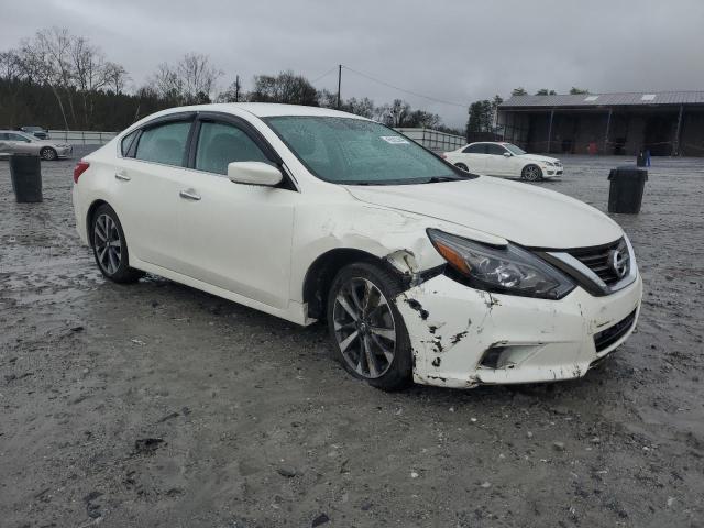 1N4AL3AP5GN320670 - 2016 NISSAN ALTIMA 2.5 WHITE photo 4