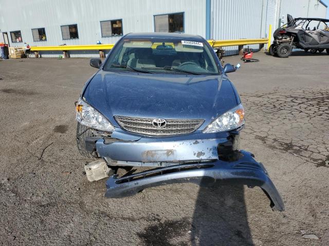 4T1BE32K93U703650 - 2003 TOYOTA CAMRY LE BLUE photo 5