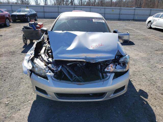 1HGCM56116A155062 - 2006 HONDA ACCORD VALUE SILVER photo 5