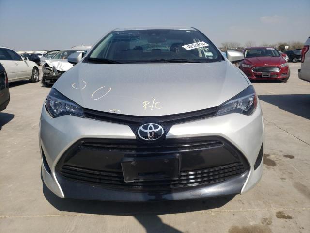 5YFBURHE6HP660157 - 2017 TOYOTA COROLLA L SILVER photo 5