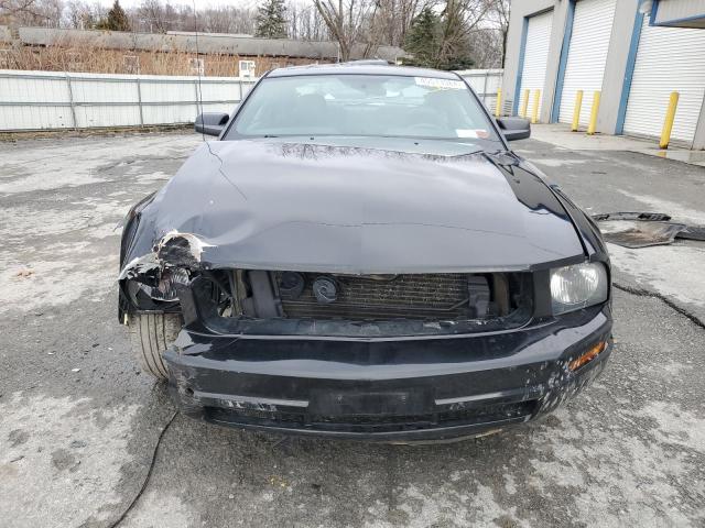 1ZVFT80N355236600 - 2005 FORD MUSTANG BLACK photo 5