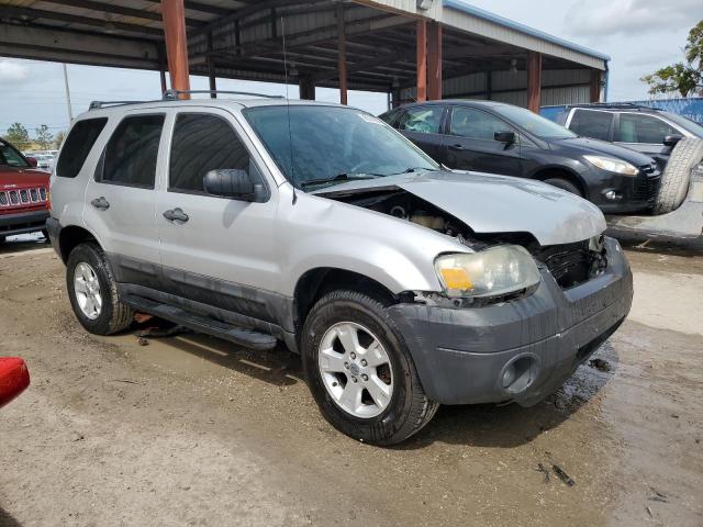 1FMYU93ZX6KD55157 - 2006 FORD ESCAPE XLT SILVER photo 4