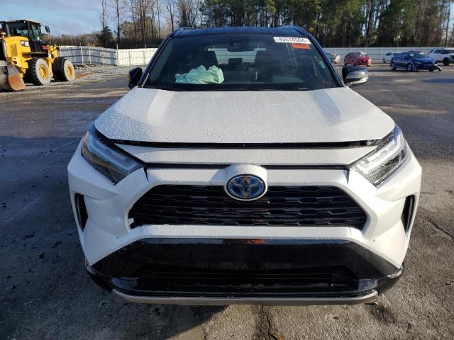 2T3E6RFV8RW046938 - 2024 TOYOTA RAV4 XSE WHITE photo 5