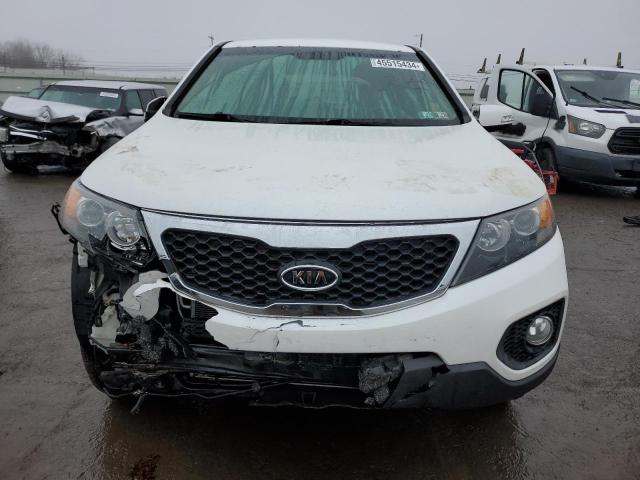 5XYKT3A16DG400069 - 2013 KIA SORENTO LX WHITE photo 5