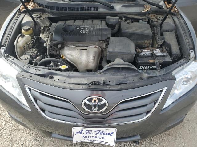 4T1BF3EK2AU067675 - 2010 TOYOTA CAMRY BASE GRAY photo 11