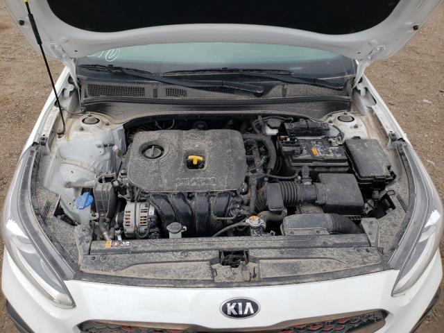 3KPF34AD8ME381765 - 2021 KIA FORTE GT LINE WHITE photo 11