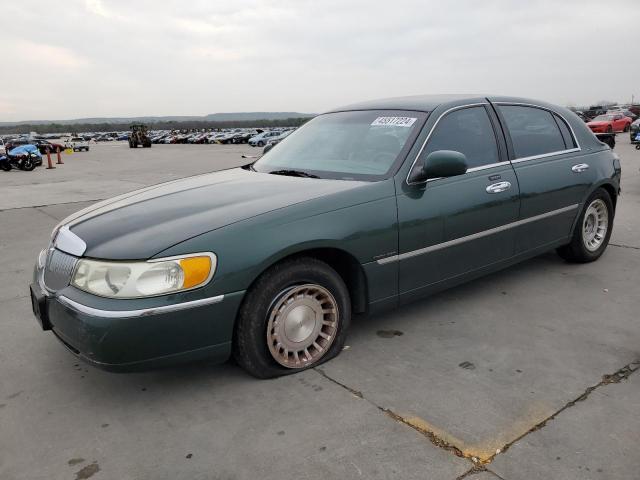 1LNHM81W61Y712438 - 2001 LINCOLN TOWN CAR EXECUTIVE GREEN photo 1