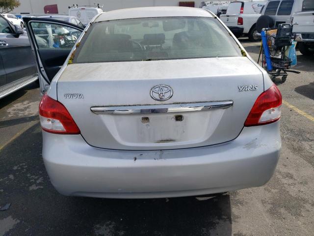 JTDBT923571129111 - 2007 TOYOTA YARIS SILVER photo 6