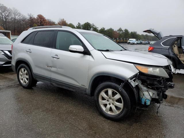 5XYKTCA69DG417556 - 2013 KIA SORENTO LX SILVER photo 4