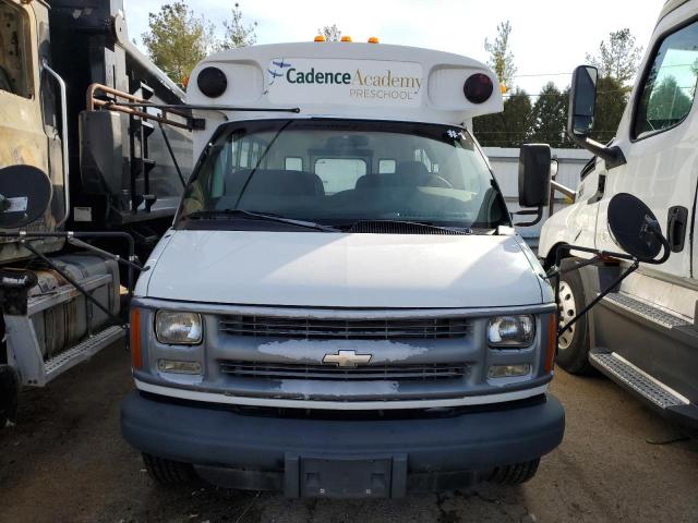 1GBHG31R121165361 - 2002 CHEVROLET EXPRESS G3 WHITE photo 5