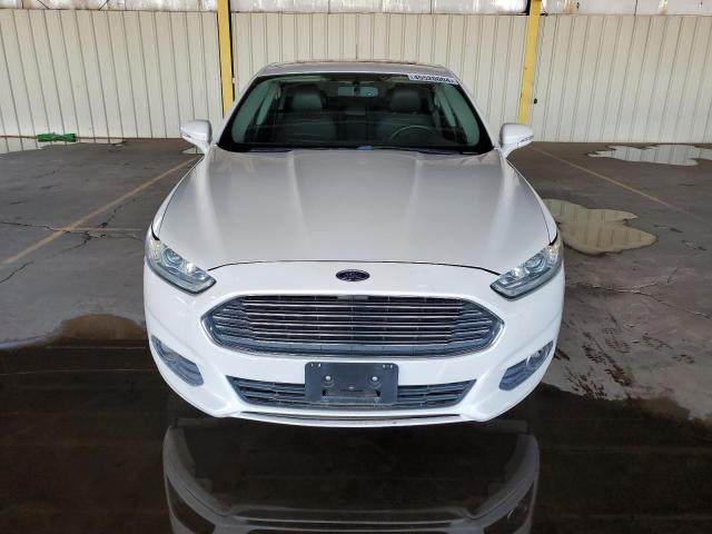 3FA6P0H92GR247125 - 2016 FORD FUSION SE WHITE photo 5