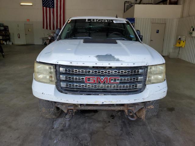 1GT120CG9DF150537 - 2013 GMC SIERRA K2500 SLE WHITE photo 5