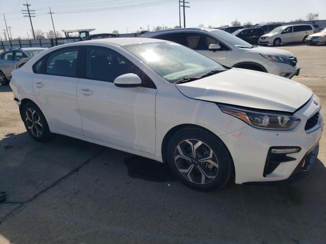 3KPF24AD3ME297727 - 2021 KIA FORTE FE WHITE photo 4