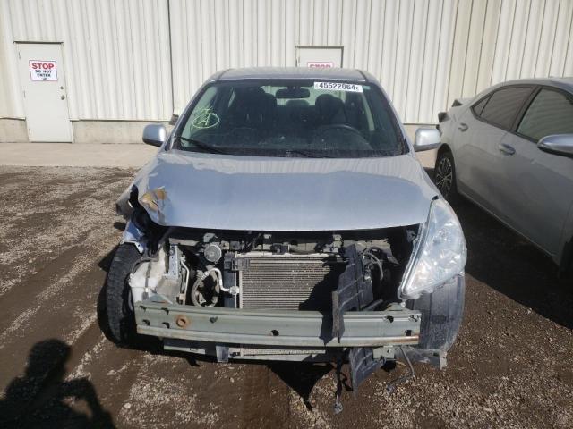 3N1CN7AP9CL894738 - 2012 NISSAN VERSA S SILVER photo 5