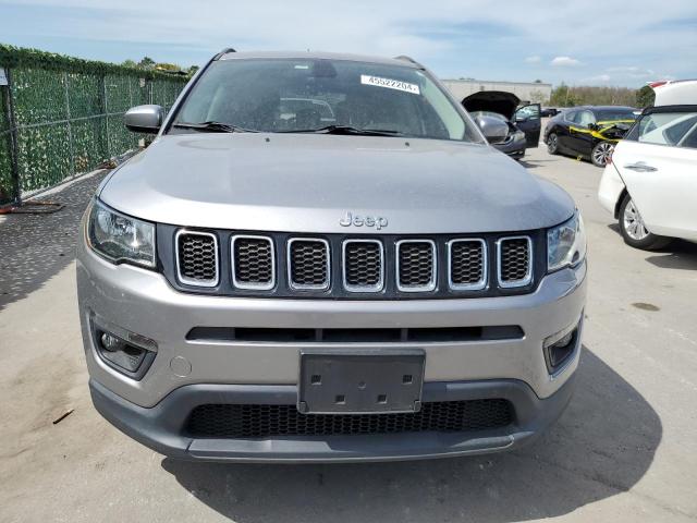 3C4NJDBB8JT265861 - 2018 JEEP COMPASS LATITUDE SILVER photo 5