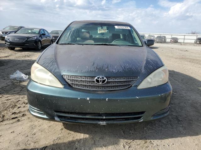 4T1BE32K02U553085 - 2002 TOYOTA CAMRY LE GREEN photo 5