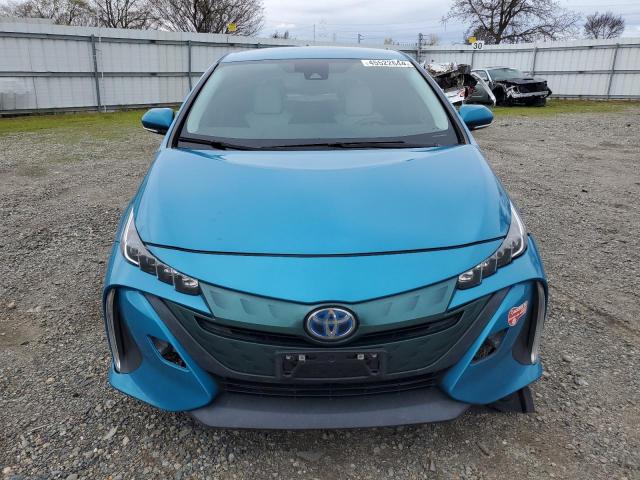 JTDKARFP7H3032274 - 2017 TOYOTA PRIUS PRIM BLUE photo 5