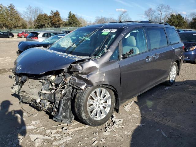 5TDDK3DC8FS113976 - 2015 TOYOTA SIENNA XLE GRAY photo 1