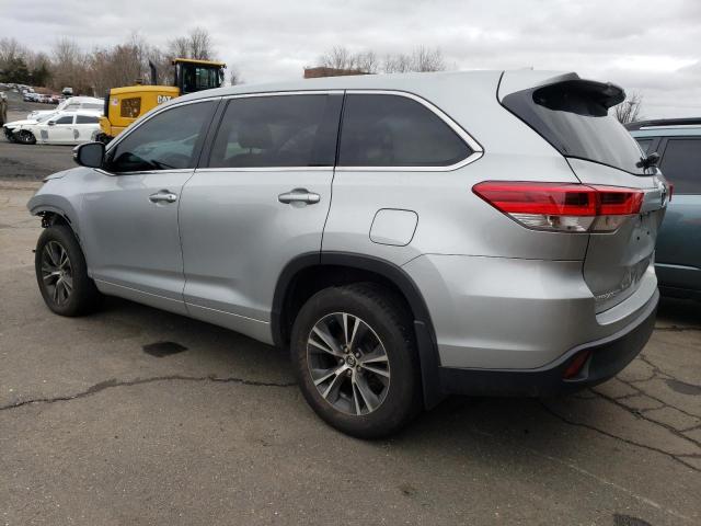 5TDBZRFH0JS823512 - 2018 TOYOTA HIGHLANDER LE SILVER photo 2