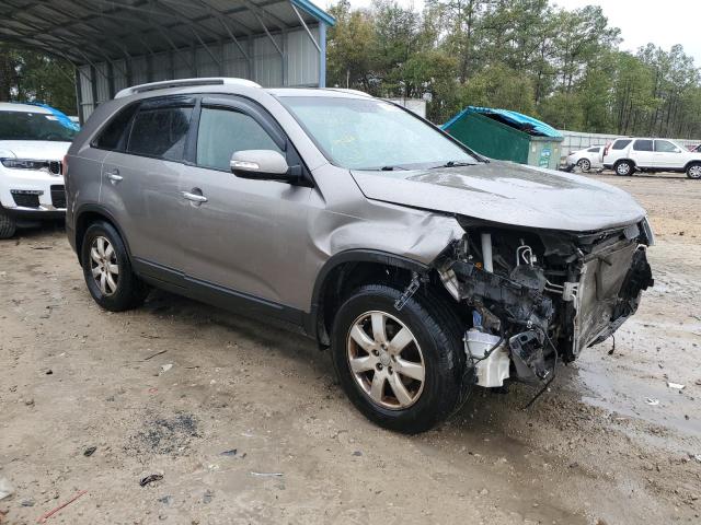 5XYKT4A26DG419283 - 2013 KIA SORENTO LX GRAY photo 4