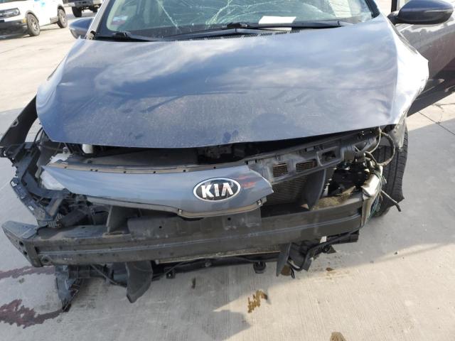 KNAFX4A65E5213226 - 2014 KIA FORTE LX BLUE photo 11