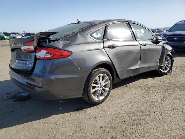 3FA6P0LU3KR104432 - 2019 FORD FUSION SE GRAY photo 3