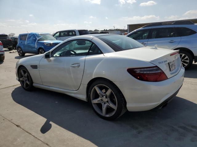 WDDPK4HA4FF109182 - 2015 MERCEDES-BENZ SLK 250 WHITE photo 2