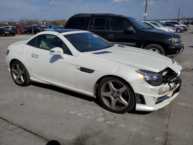 WDDPK4HA4FF109182 - 2015 MERCEDES-BENZ SLK 250 WHITE photo 4