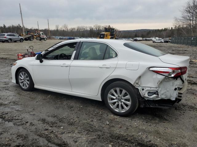 4T1B11HK6JU108954 - 2018 TOYOTA CAMRY L WHITE photo 2