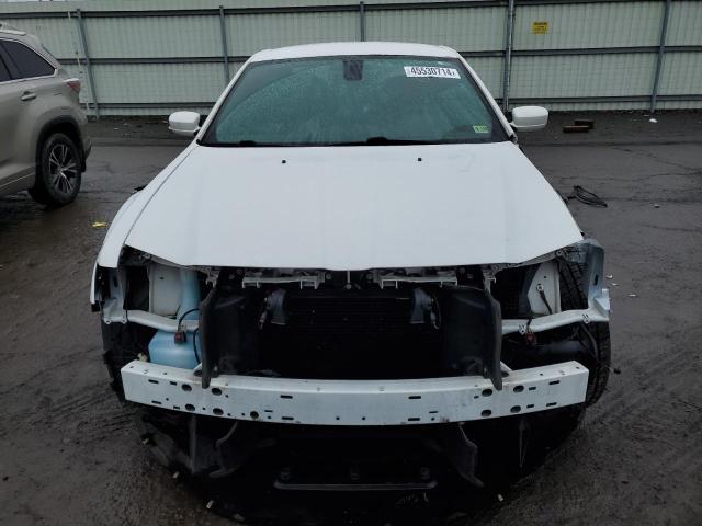 2C3CCAGG0HH647958 - 2017 CHRYSLER 300 S WHITE photo 5