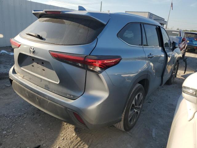 5TDGZRAH6MS079299 - 2021 TOYOTA HIGHLANDER XLE BLUE photo 3