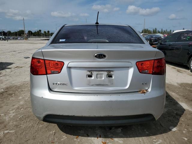 KNAFU4A20D5716067 - 2013 KIA FORTE EX SILVER photo 6