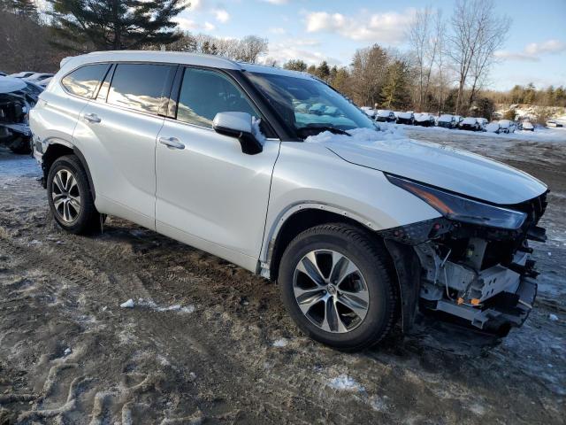 5TDGZRBH1NS560710 - 2022 TOYOTA HIGHLANDER XLE 白色 照片 4