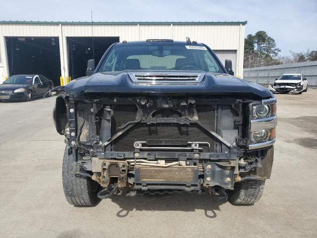 1GC1KUEYXHF183047 - 2017 CHEVROLET SILVERADO K2500 HEAVY DUTY BLACK photo 5