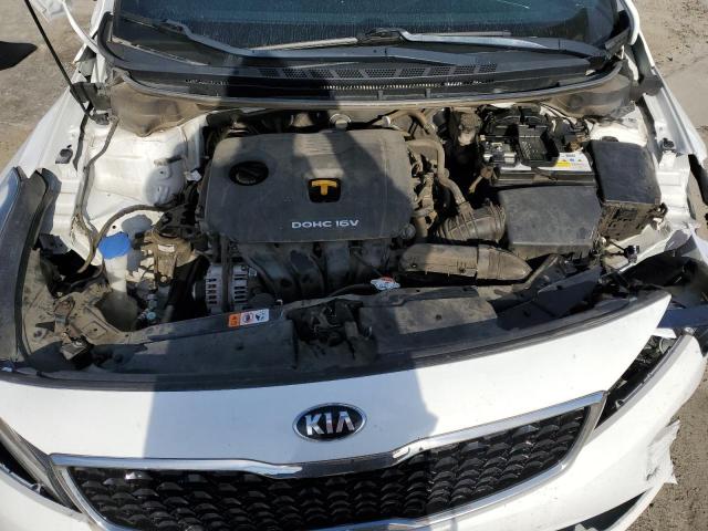 3KPFK4A73JE185225 - 2018 KIA FORTE LX WHITE photo 11