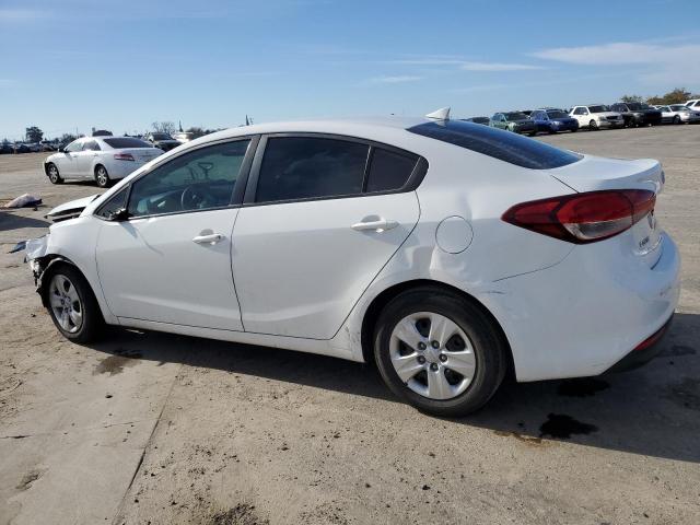 3KPFK4A73JE185225 - 2018 KIA FORTE LX WHITE photo 2