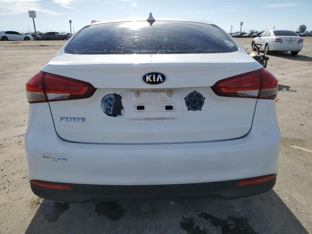 3KPFK4A73JE185225 - 2018 KIA FORTE LX WHITE photo 6