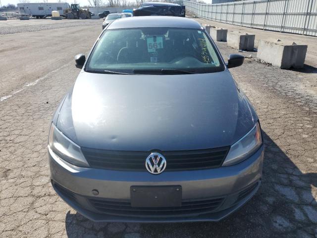 3VW2K7AJ6EM376643 - 2014 VOLKSWAGEN JETTA BASE GRAY photo 5