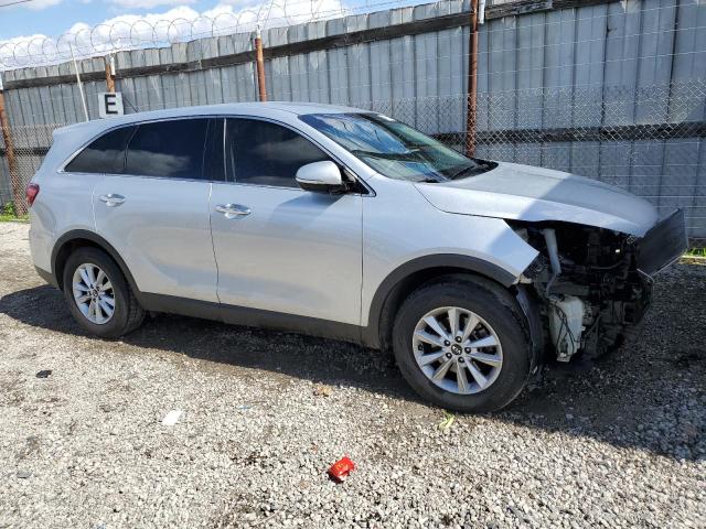 5XYPG4A52KG576942 - 2019 KIA SORENTO LX SILVER photo 4