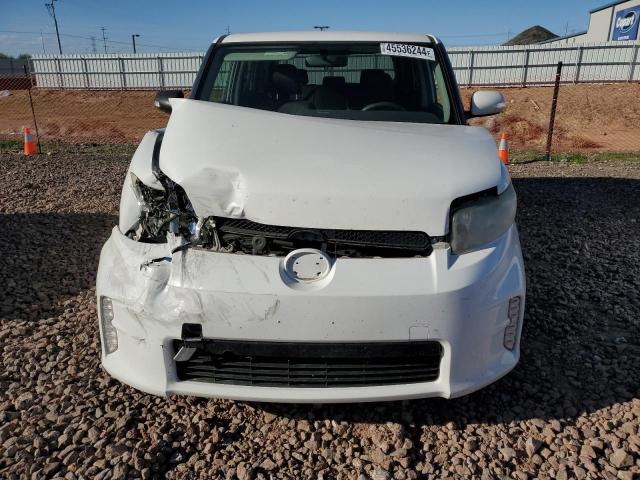 JTLZE4FE7FJ069195 - 2015 TOYOTA SCION XB WHITE photo 5